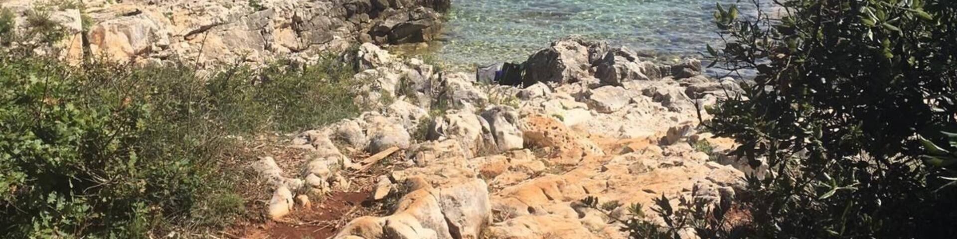 This were by far the most beautiful spot we found (we stayed two nights). The coast is near to Ližnijan and there were also just a few people. We found a little place under the trees to sleep in the car
#beach
#roadtrip