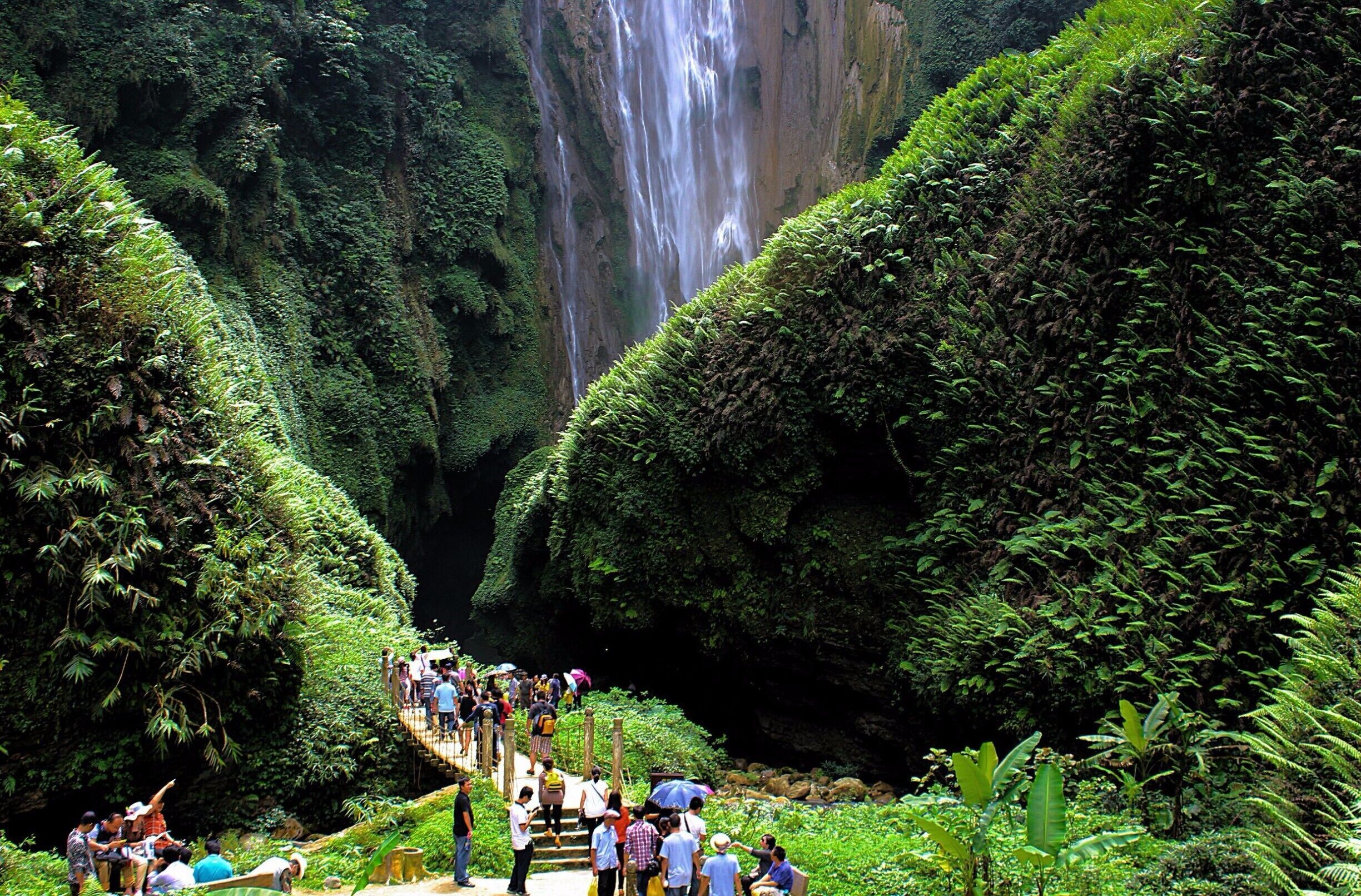 #Tongling Grand Canyon in Baise,Guangxi province of China. #Travel 

https://twitter.com/Beautifulgx