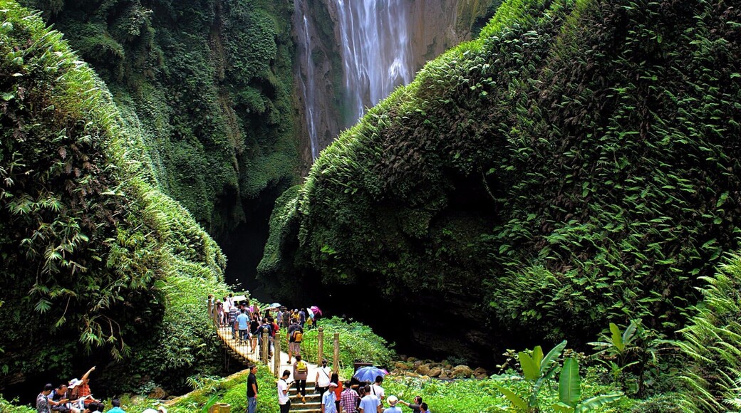 #Tongling Grand Canyon in Baise,Guangxi province of China. #Travel
https://twitter.com/Beautifulgx