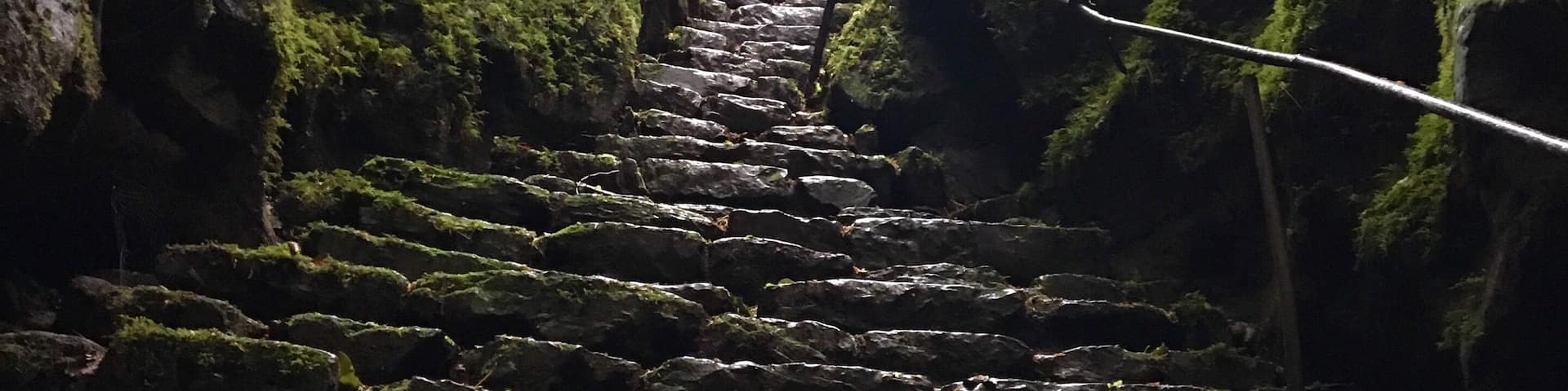 An interesting cave to explore off the pigeon loop path.