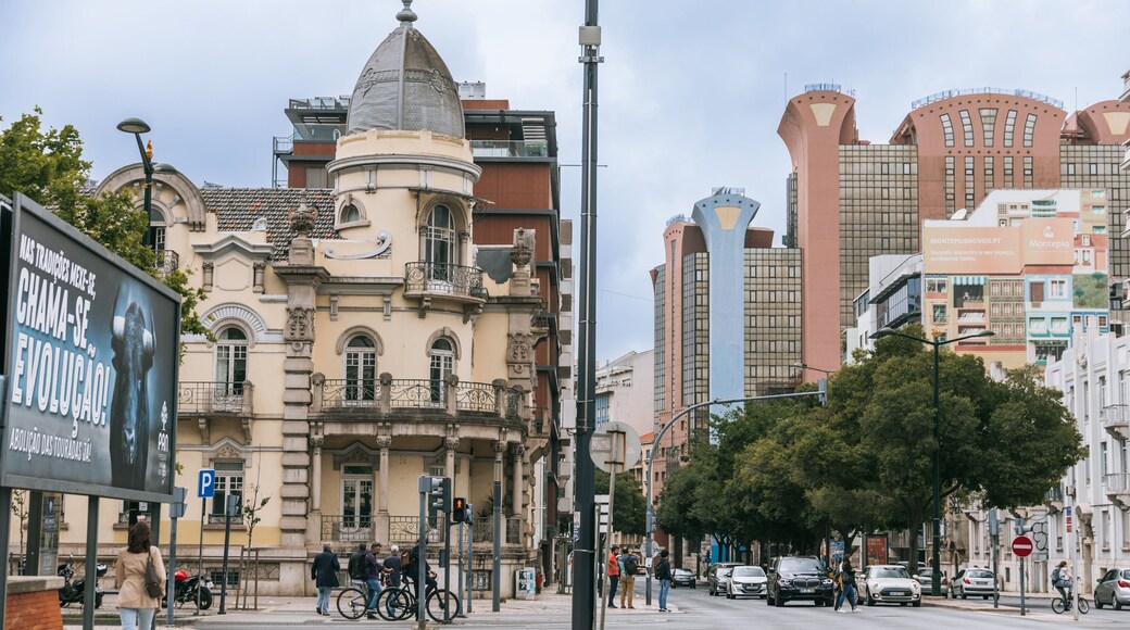 Avenidas Novas featuring a city and heritage elements