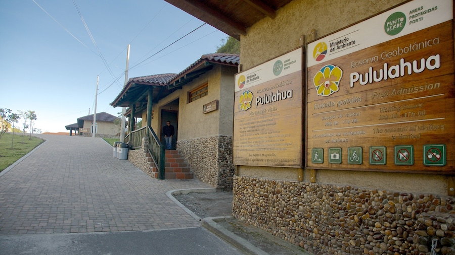 キート どの含み 標識 と ストリート シーン