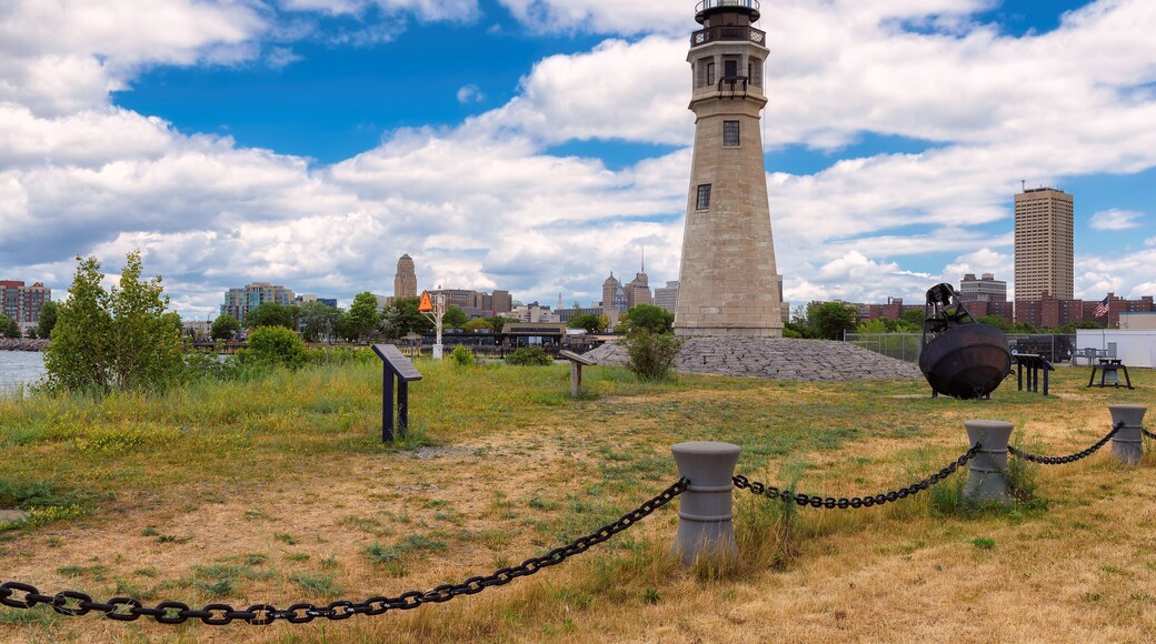 Buffalo North Breakwater Lighthouse and the city in the background