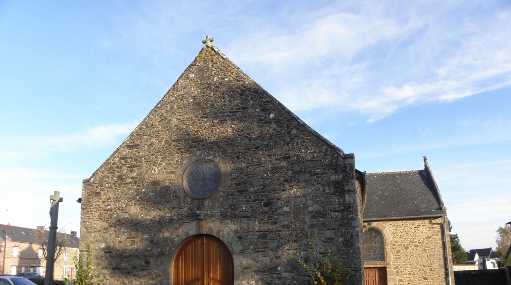 Église Saint-Martin de Beaucé (35). Façade occidentale.