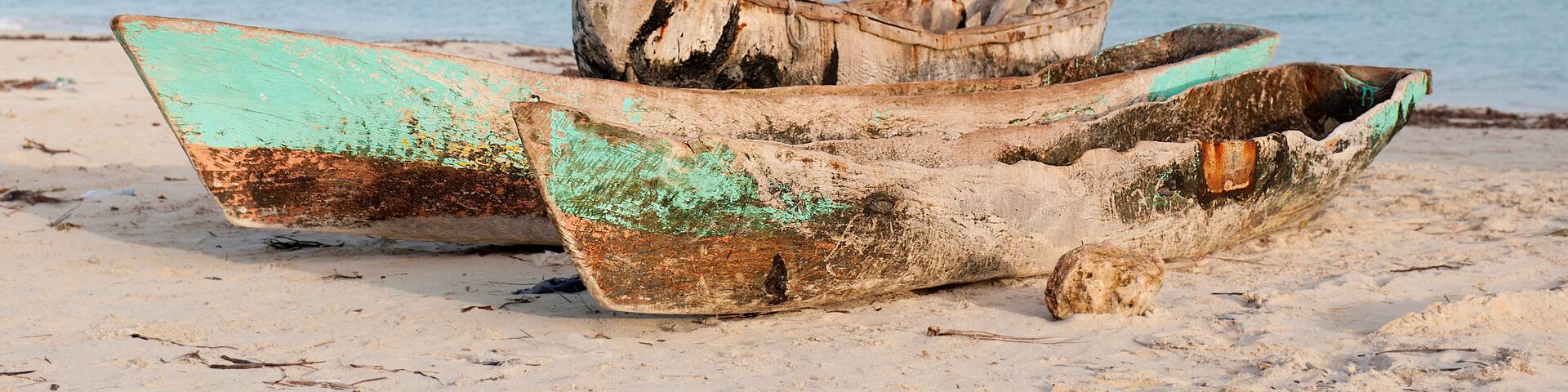 Einbaum-Boote am Strand, Port-Salut, Haiti