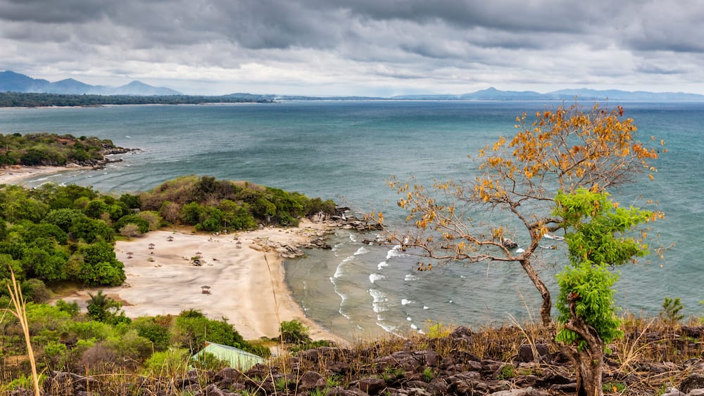 Stunning views cross Lake Malawi, Beaches and cystal clear water, dry season, Malawi, South-East-.Africa