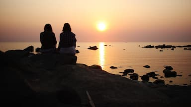 The 2016 Lake of Stars music festival was held at Chintheche Inn in Nkhata Bay on Lake Malawi. Every morning the sun rises above the lake, turning the sky pink and gold. Worth getting up at 5am for.
Even without an amazing festival, Nkhata Bay is worth a visit for its stunning scenery. The area is about a 4-hour drive north of Lilongwe and has several lodges on the shores of the lake.