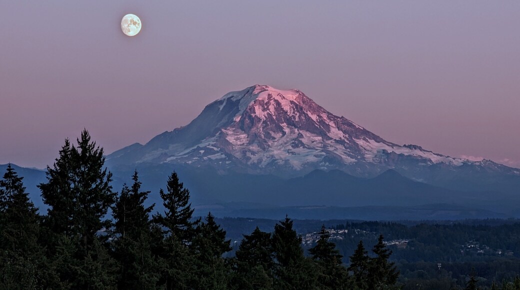 Moon and Mt Rainier