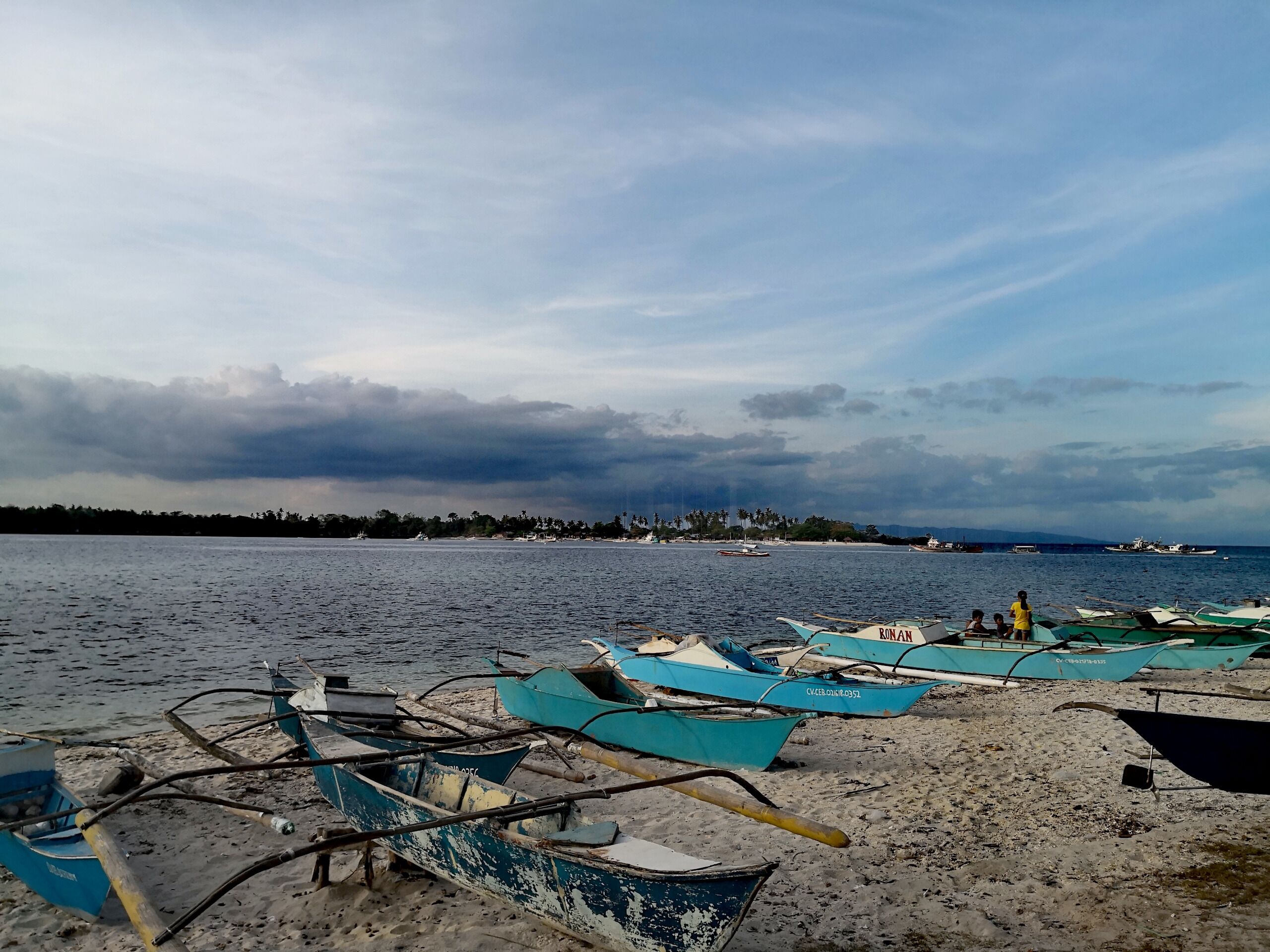 A one hour bus and 2 hour ferry ride away from Cebu City, tucked in the northern side of Pacijan Island lies Tulang Diot. A small island with white sand beach and a relaxing view. Great for both sunset and sunrise viewing.