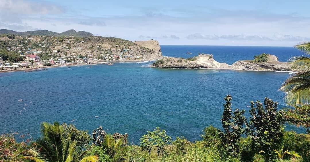 Another angle of the scenic lookout point while enjoying local cuisine. #SaintLucia #IslandLife #Carribean #WestIndies #Island 