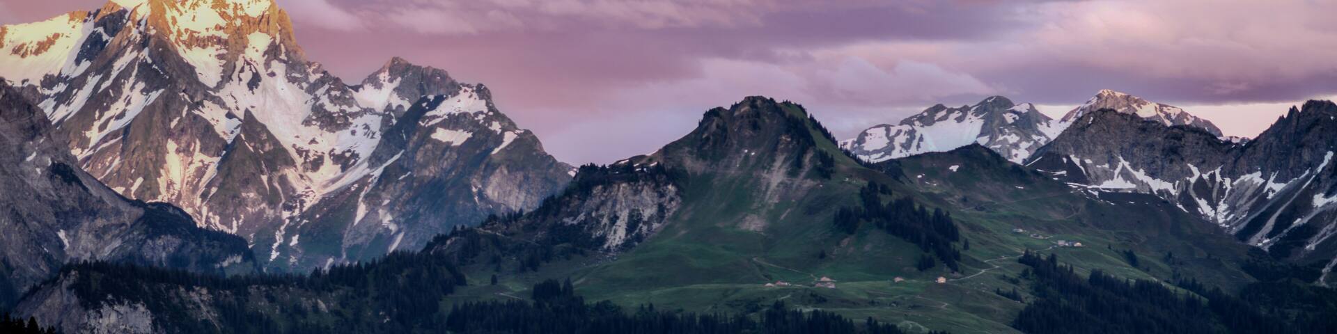 Blick von Faschina-Fontanella auf das Lechquellengebirge in Vorarlberg (Österreich)