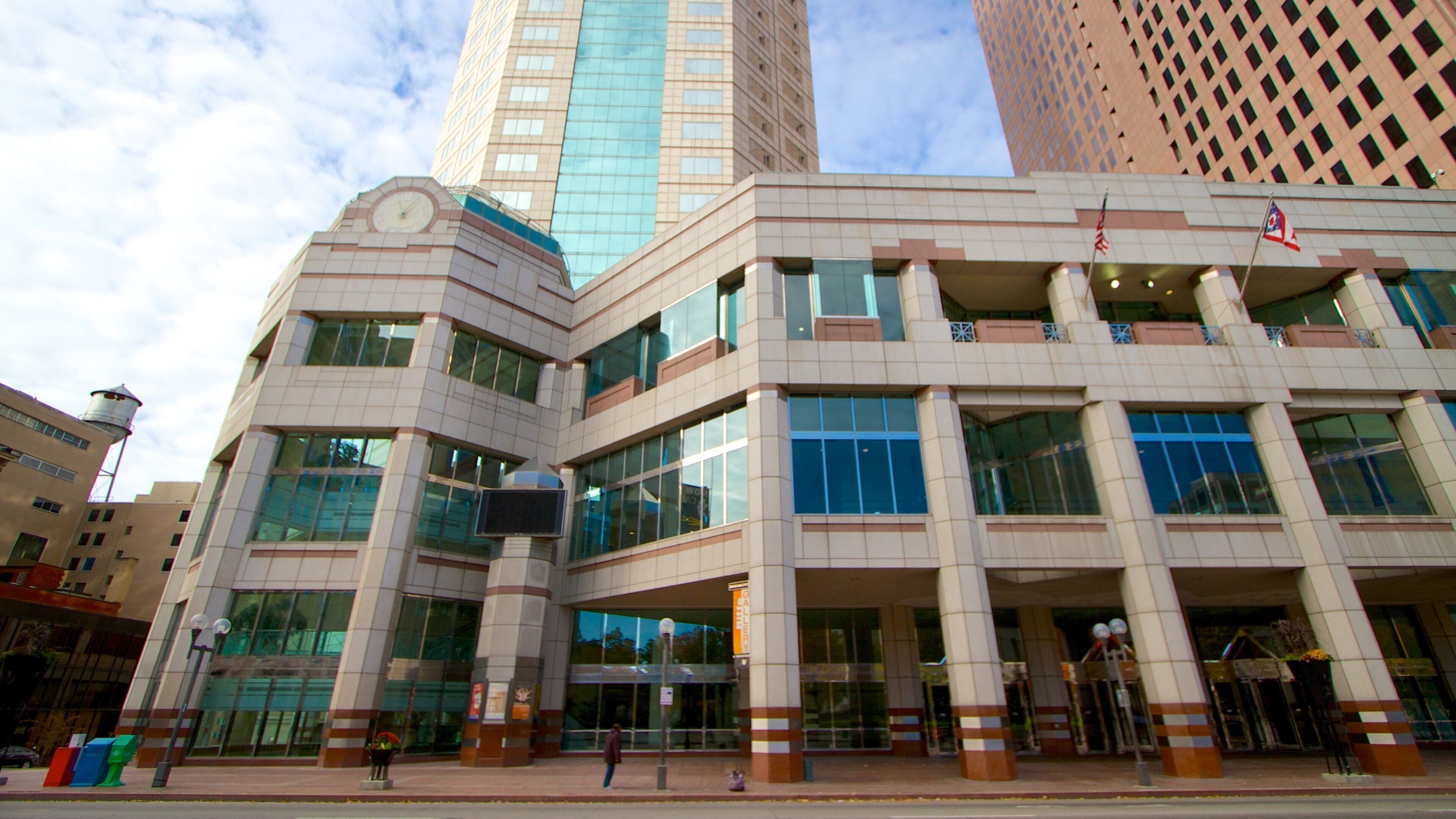 Scioto Mile showing a city, theater scenes and heritage elements