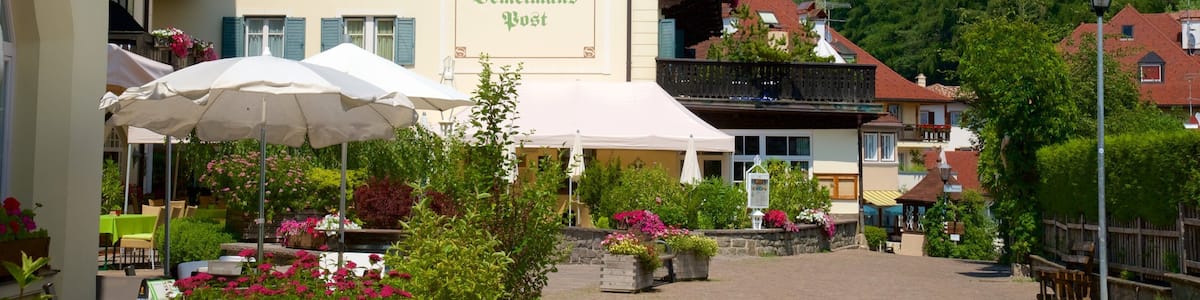 Ritten welches beinhaltet Kleinstadt oder Dorf