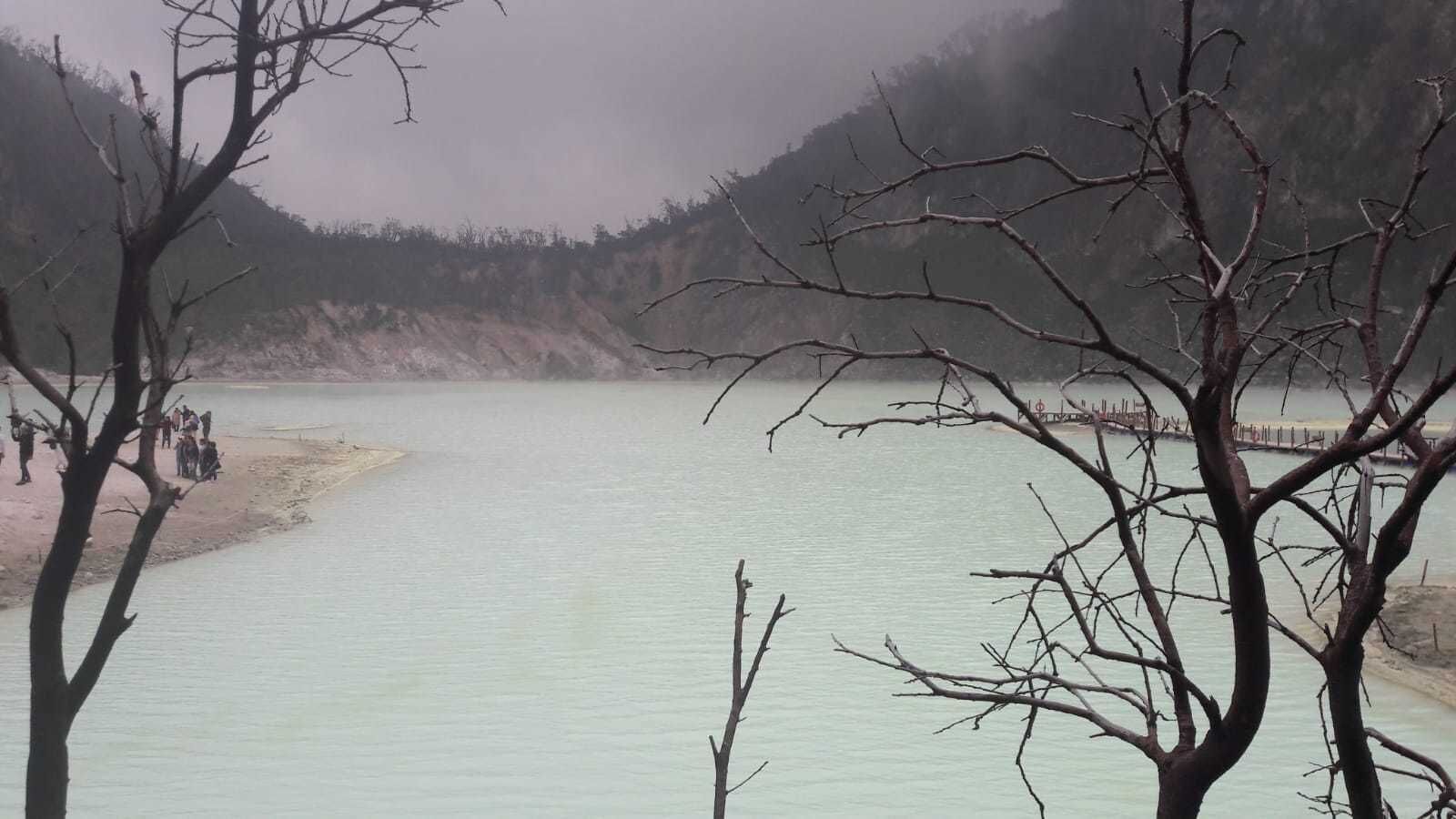 Very nice to visit many tourists but still beautiful. 