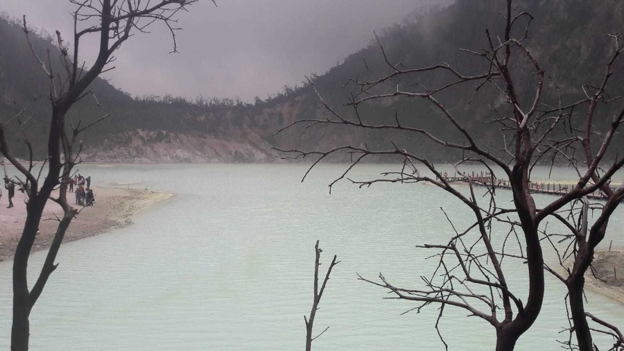 Very nice to visit many tourists but still beautiful.