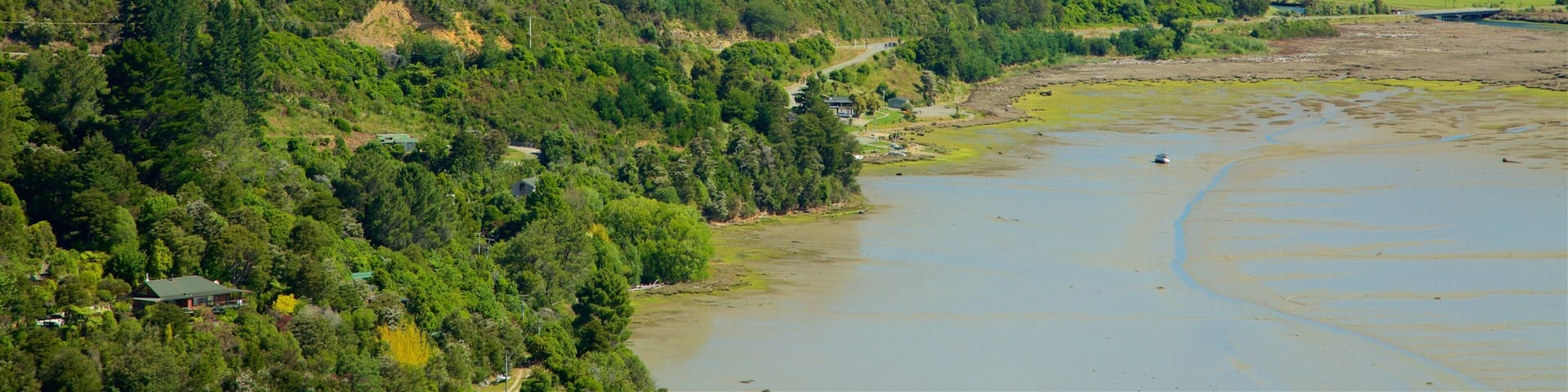 Havelock which includes a lake or waterhole and tranquil scenes