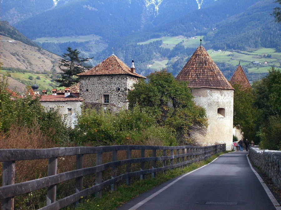 This media shows the cultural heritage monument with the number 14982 in South Tyrol. Glurns im Vinschgau