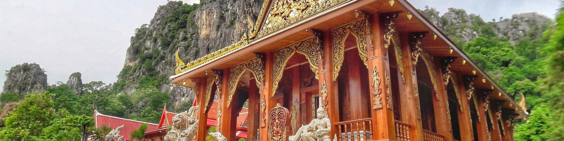 Wat Khao Yoi