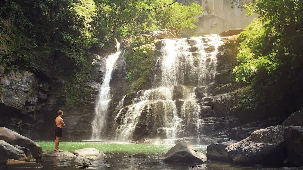We were at the end of our Panama/Costa Rica trip and had actually just decided to cut it short because I was starting to feel sick. But we had this last hike to try out and I was just hoping both that I would feel well enough and also that our car would be able to make it back on the very steep gravel road back from the parking spot (after almost getting stuck around Monteverde earlier on the trip). As we’ve been getting used to we were first to arrive so we had this awesome place completely to ourselves for a little while in the morning before other tourists started to drop in. It really felt like a fairytale. (Oh, and the car made it back okay!) #nature #costarica #centralamerica #waterfalls