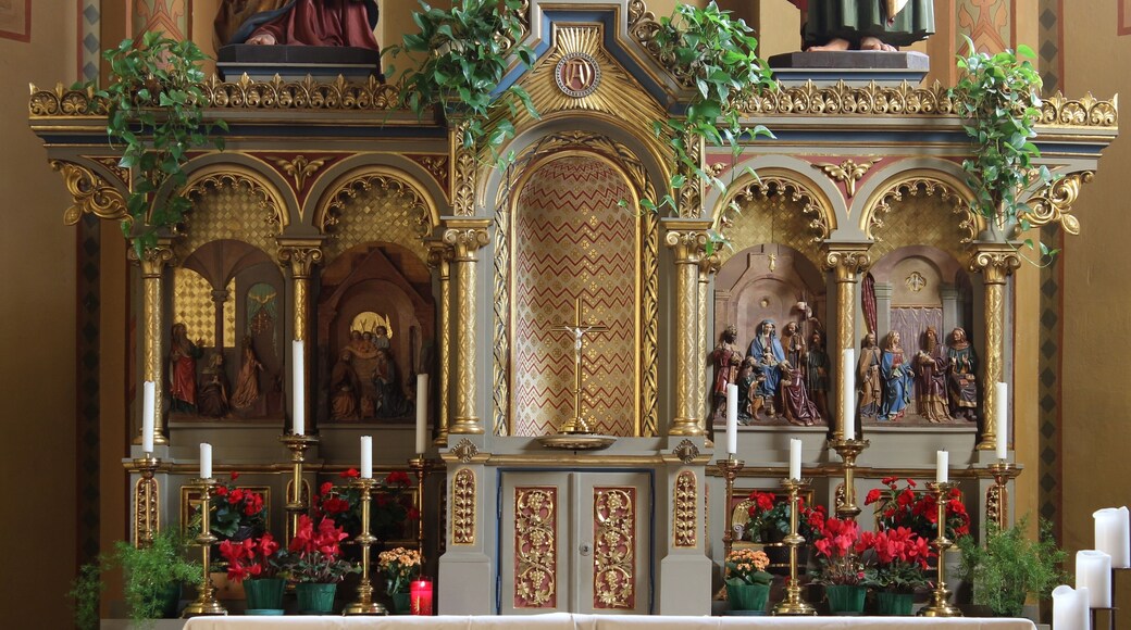 Altarreliefs von Josef Waßler in der Pfarrkirche von Burgstall