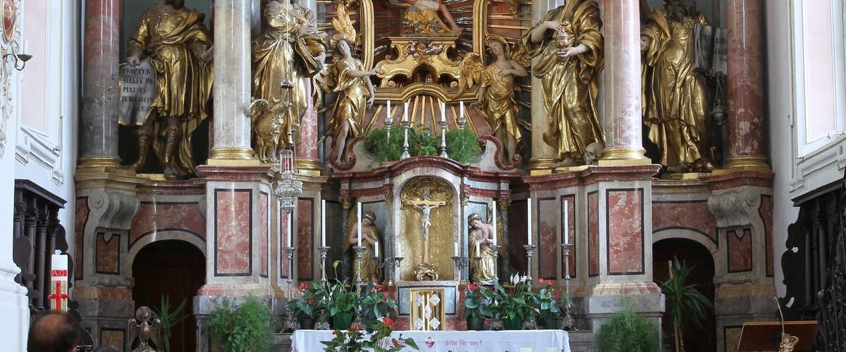 Pfarrkirche zur Schmerzhaften Muttergottes in Riffian (Südtirol): Innenraum