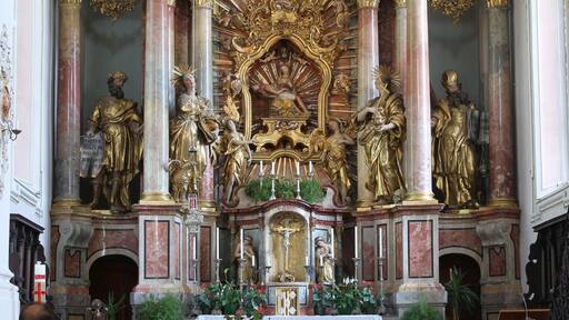 Pfarrkirche zur Schmerzhaften Muttergottes in Riffian (Südtirol): Innenraum