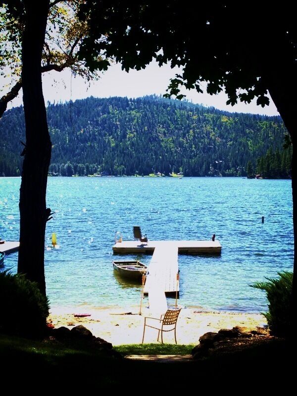 Quick Little get away from Spokane, WA, not so quick little get away from Seattle. Many houses and cabins are available to rent for a relaxing weekend on the water.