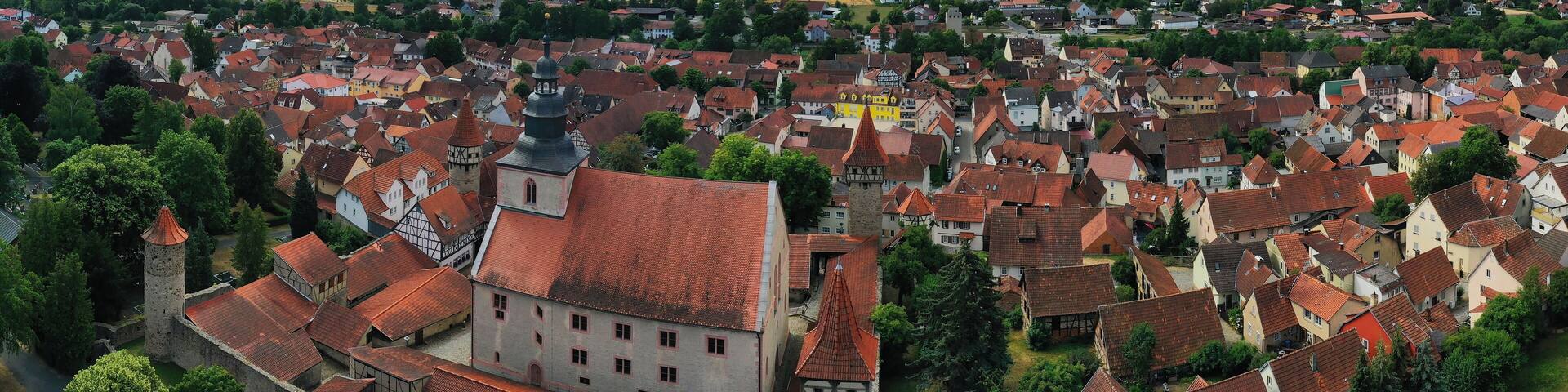 Die Kirchenburg in Ostheim vor der Röhn. Rhön-Grabfeld. Unterfranken, Bayern, Deutschland