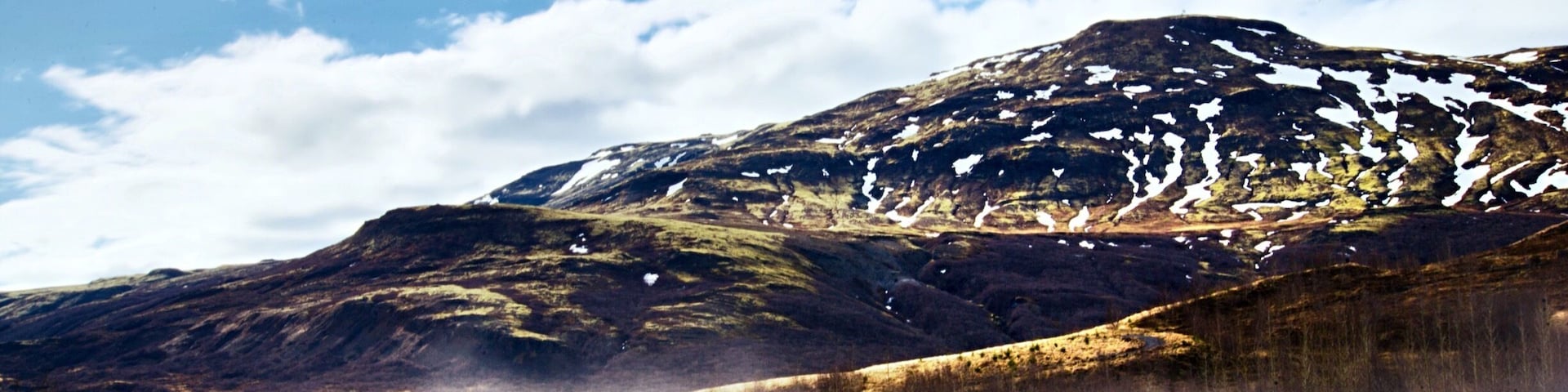 A favorite stop along the Golden Circle of Iceland is the highly active Geysir Hot Spring Area with boiling mud pits, exploding geysers and the lively Strokkur which spouts water 30 metres (100 ft) into the air every few minutes.
#Iceland #GoldenCircle #Geysir #geyser #NaturalWonder #GreatOutdoors #mountain #HotSpring