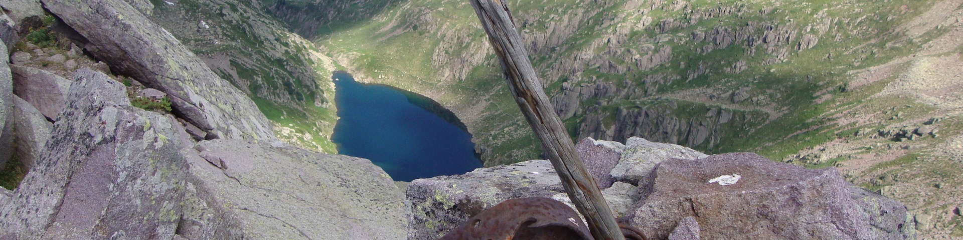 cima coltorondo 2530m con il lago brutto