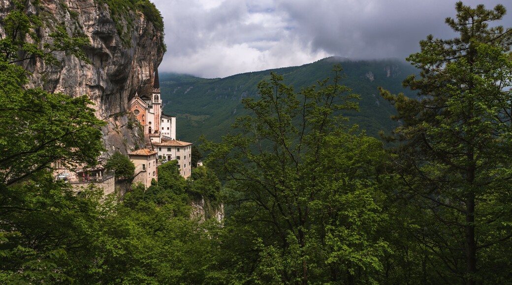 Ferrara di Monte Baldo