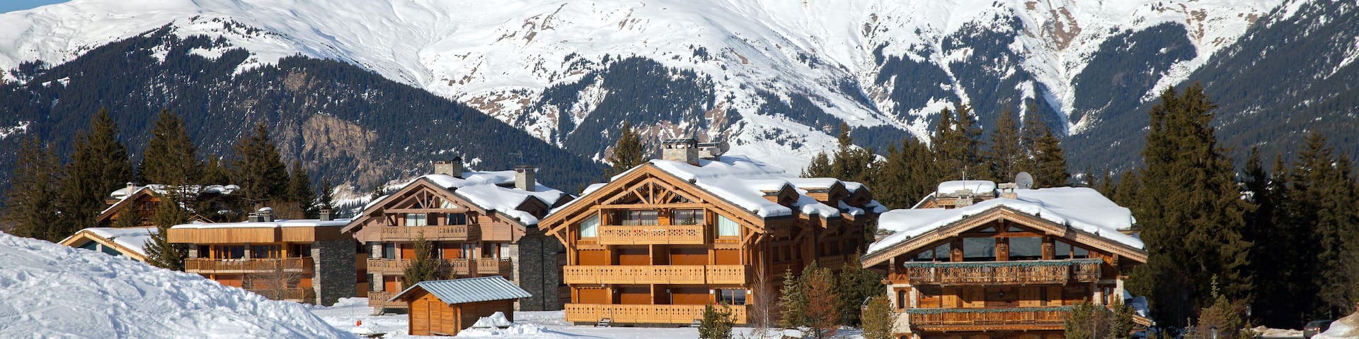 Chalets in French Alps on sunny winter day; Shutterstock ID 379512112; Purchase Order: SP-1394 HA Batch 3 Part 1; Order Number: ; Client/Licensee: HomeAway; Other: To be paid with HA budget