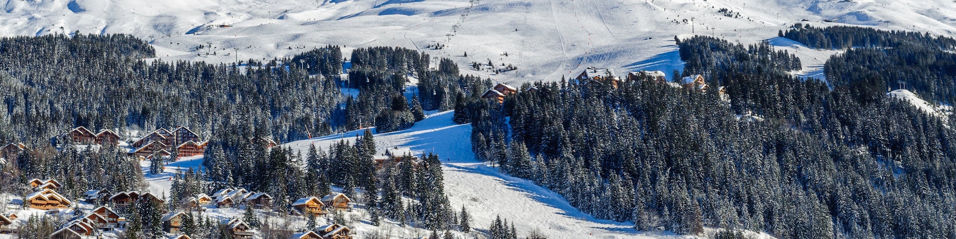 France, Savoie (73), Méribel, les 3 vallées, aux pieds des pistes de ski.