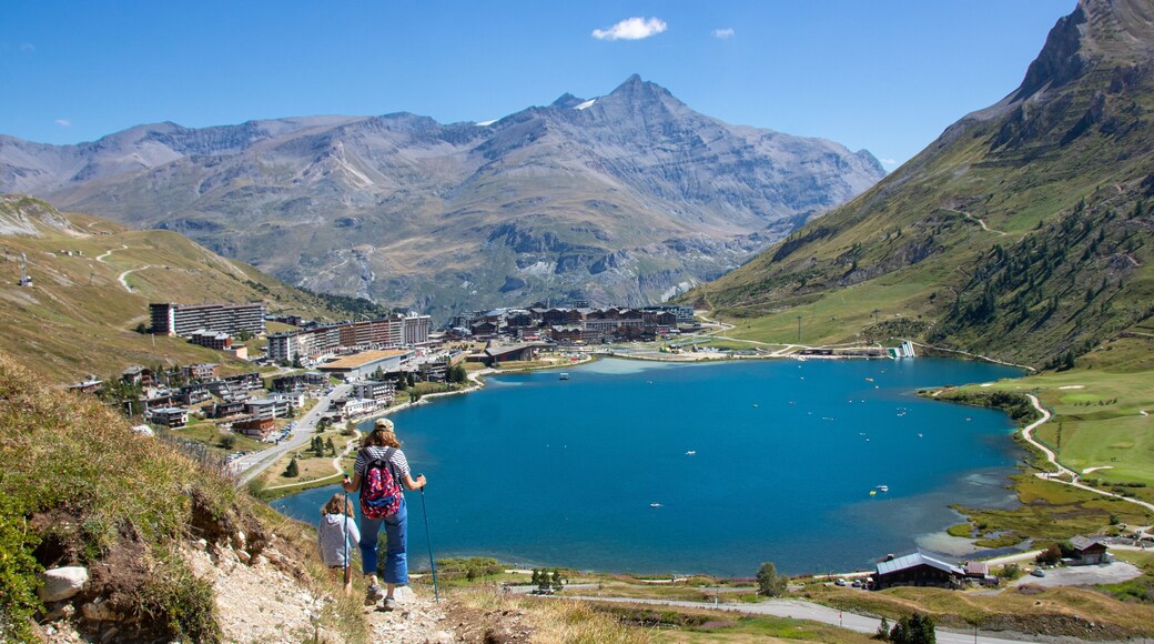 Le lac de Tignes est un lac glaciaire de France situé en Savoie, à Tignes, entre Tignes le Lac et Val Claret.