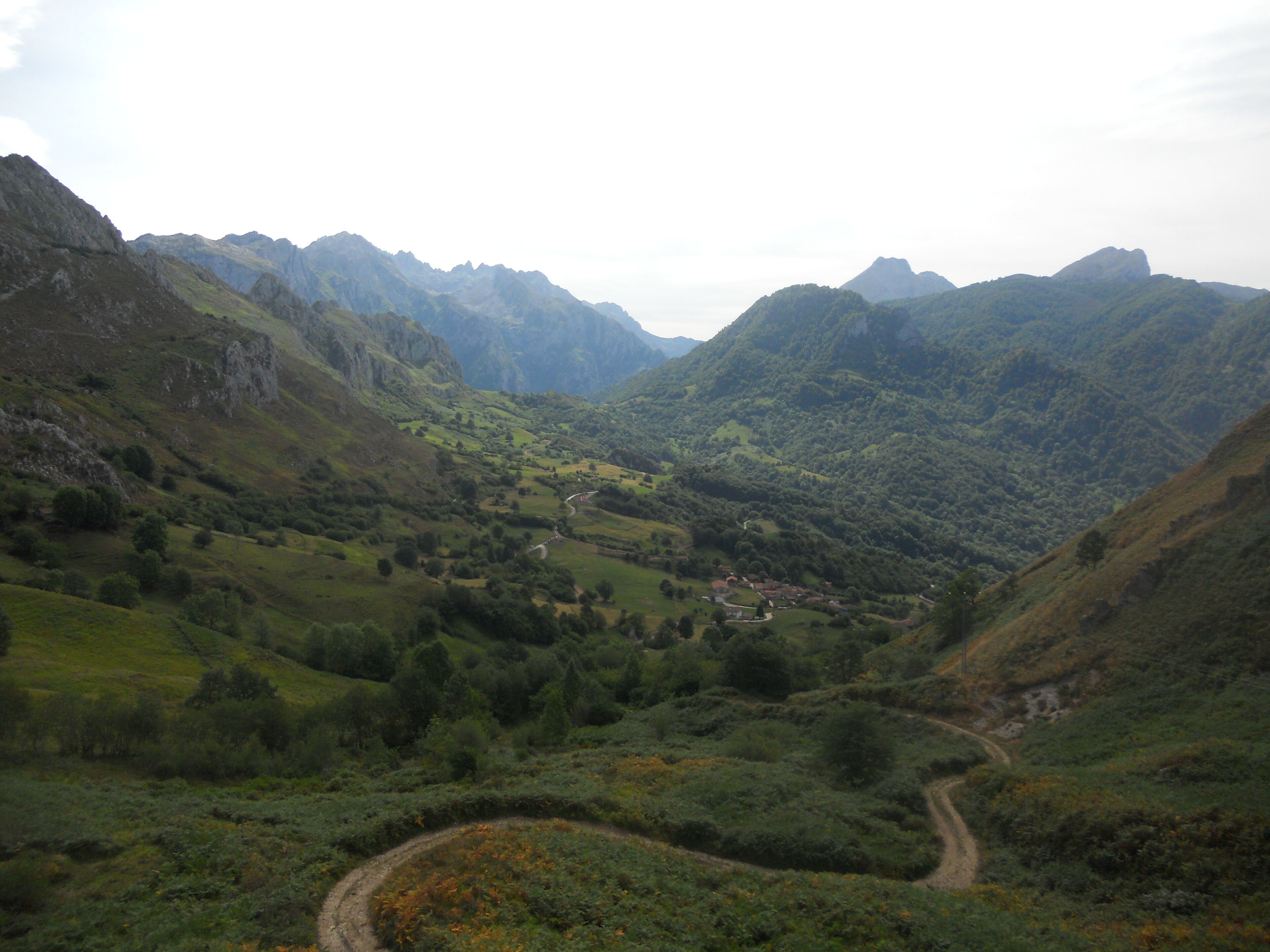 Amieva desde el Mirador de la Collada .