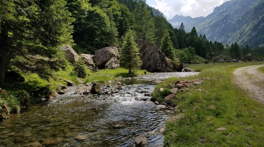 Followed a road to a small village in the mountains and the views were just stunning!! We were the only people out there so it was very peaceful! #adventure #italy