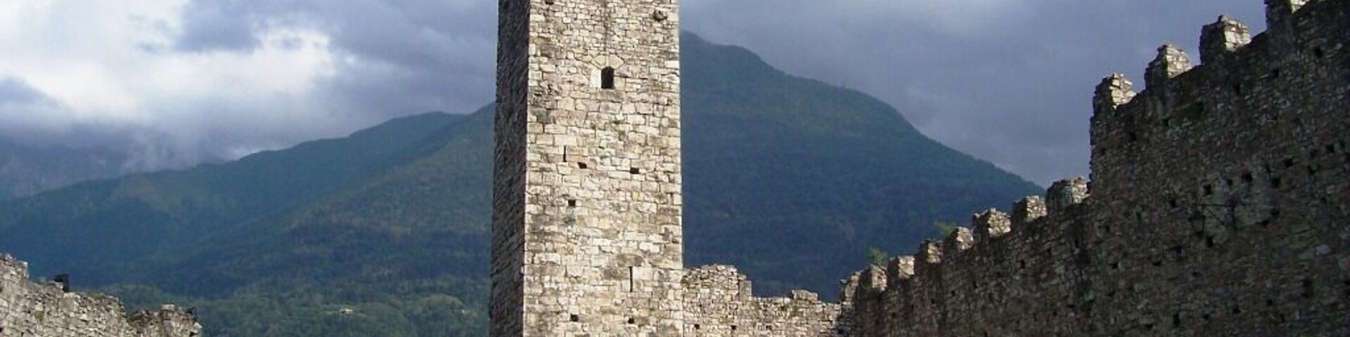 Inner square and Torre Maggiore. Castle of Breno, Val Camonica