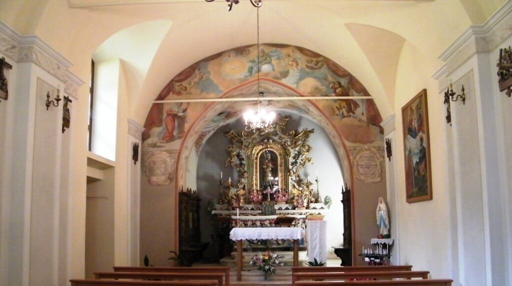 Inside. Church of St. Michael and George. Davèna di Vezza d'Oglio, Val Camonica