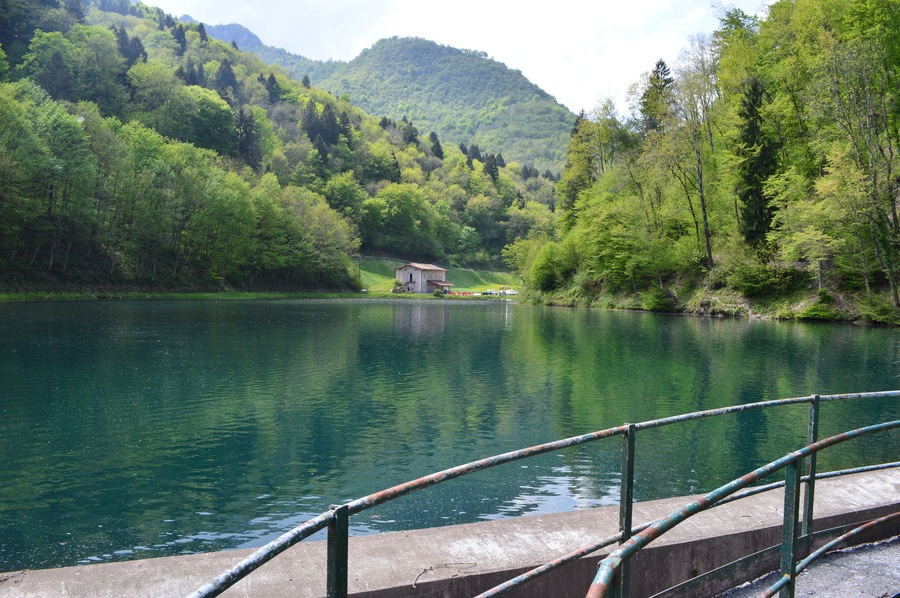 Laghetto di Bongi visto dalla diga - Mura (BS)