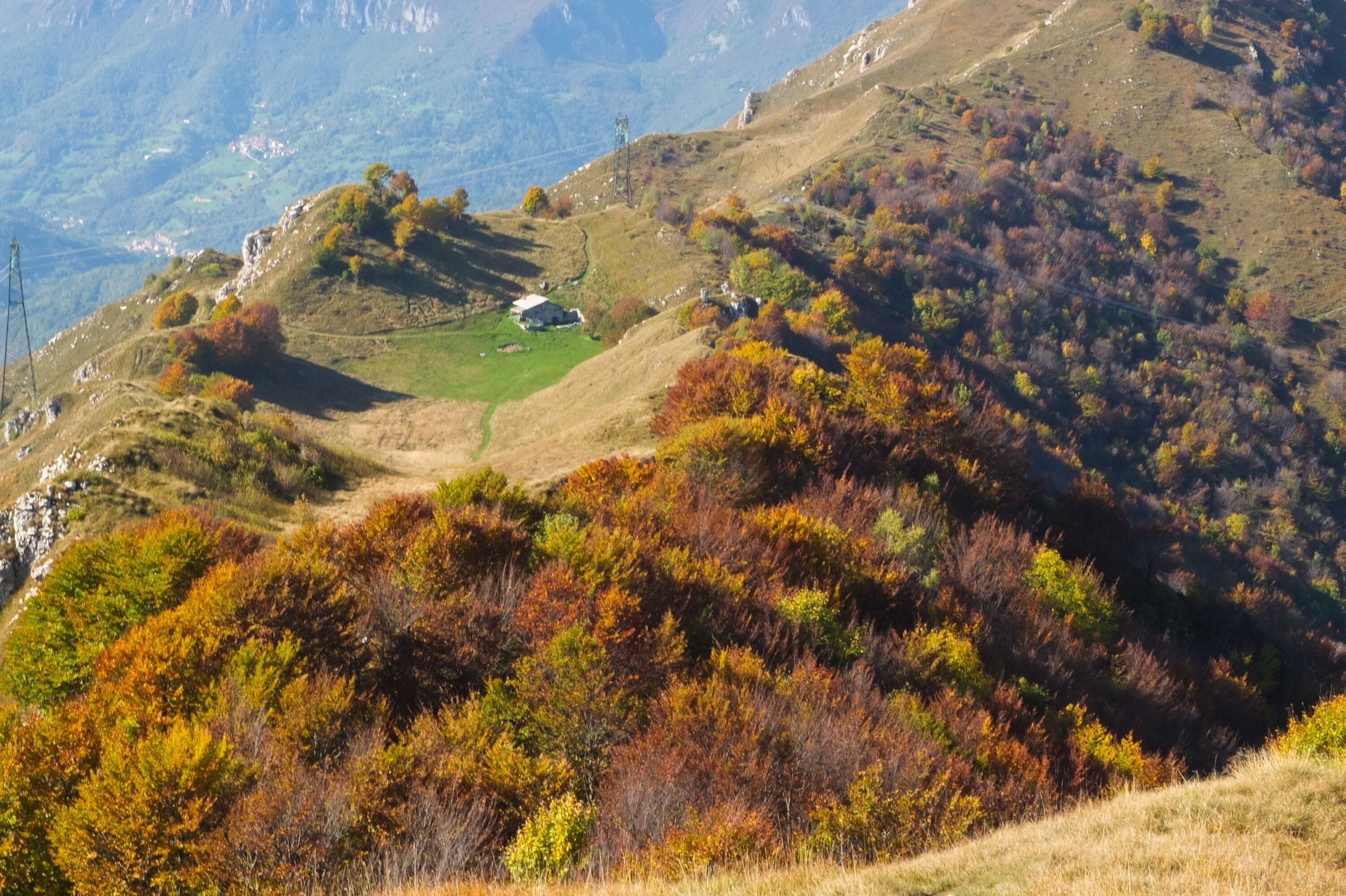Scendendo verso il rifugio Nasego