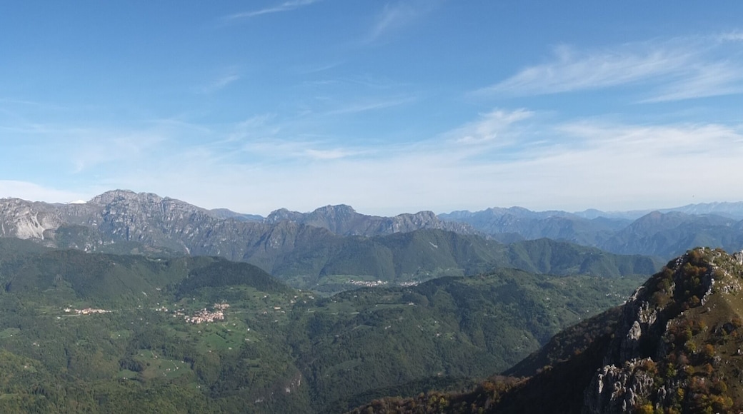 Vista sulla Valtrompia dalla Corna di Savallo