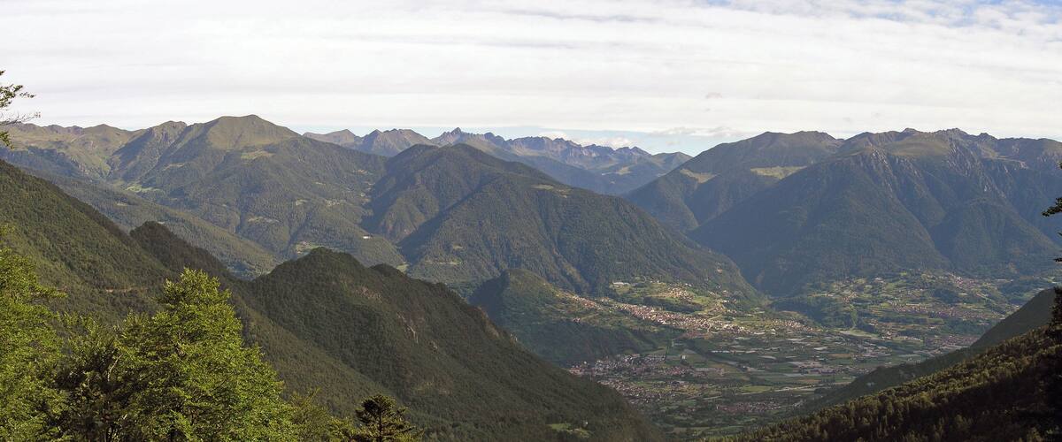 Panorama dal sentiero che porta in Lanzola