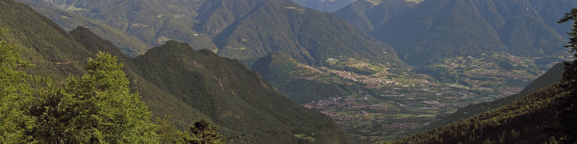 Panorama dal sentiero che porta in Lanzola