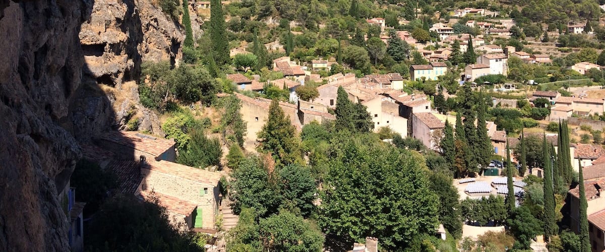 Cotignac : beau village provençal.