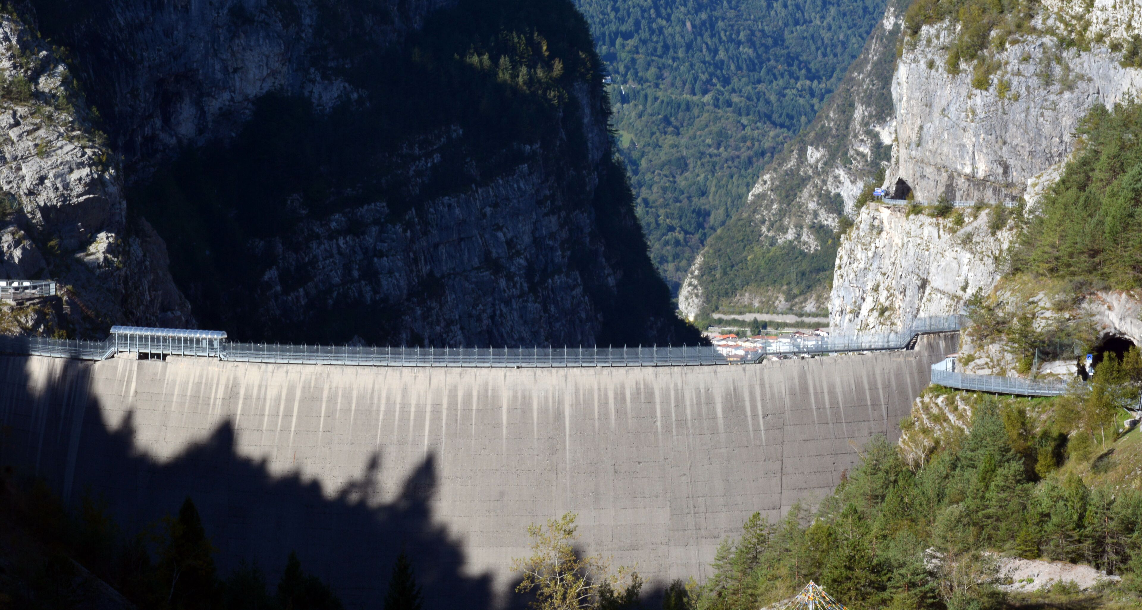 ลอนกาโรเน