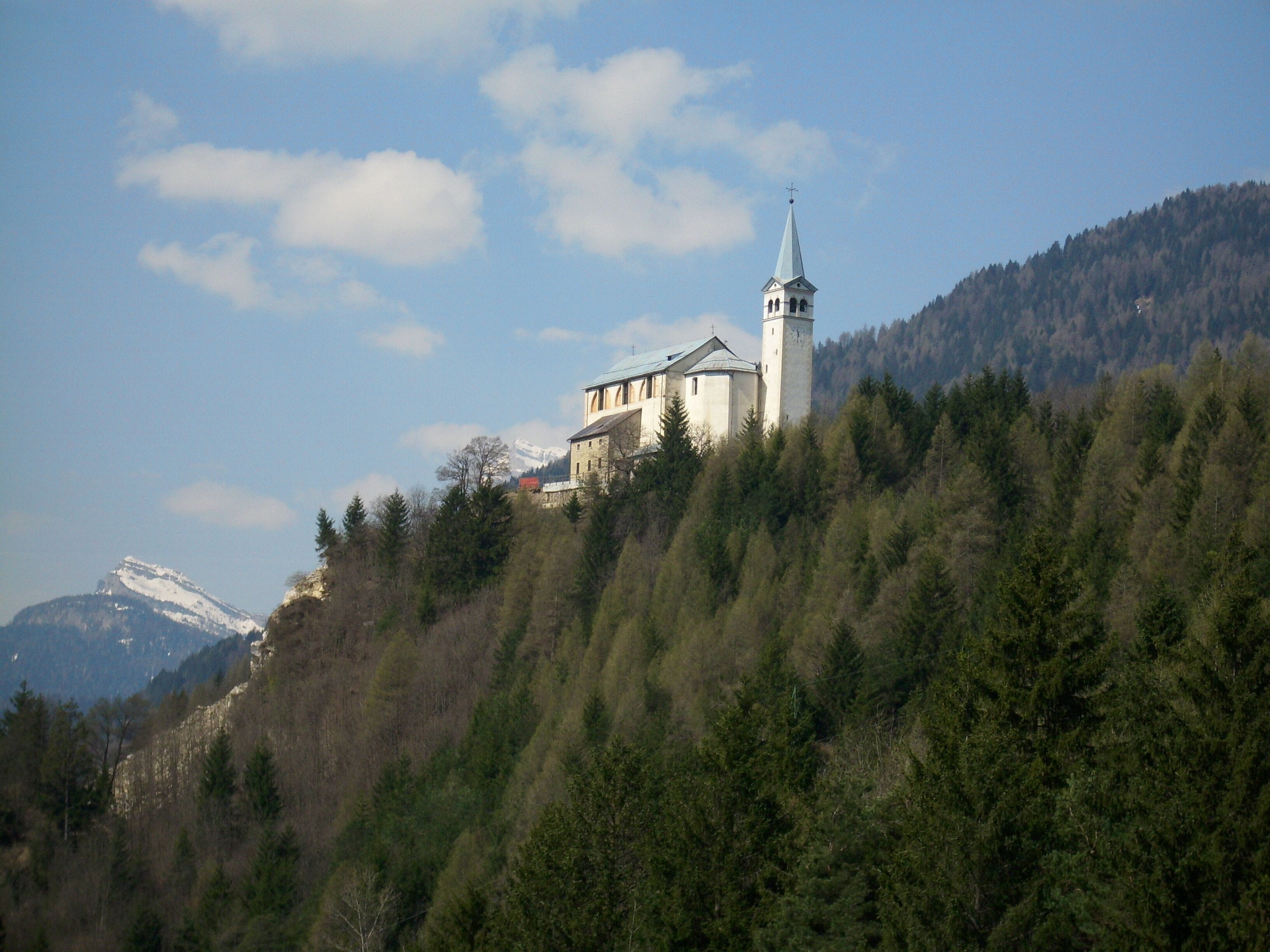 Chiesa di Valle di Cadore dal Ponte di Rualan