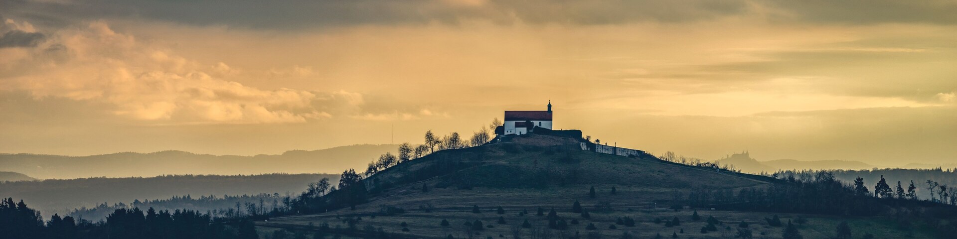 Kapelle im Abendlicht