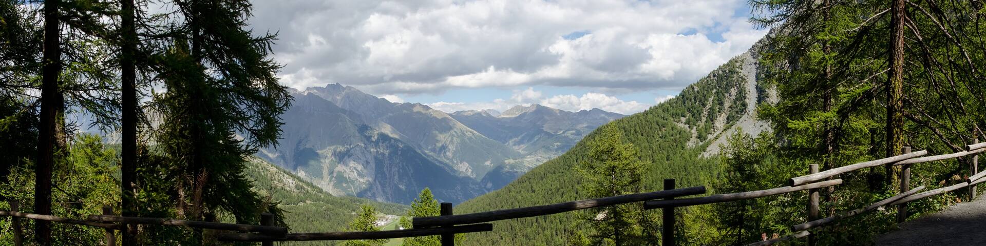 Valle D'Aosta - passeggiata verso il lago di Arpy - panoramica