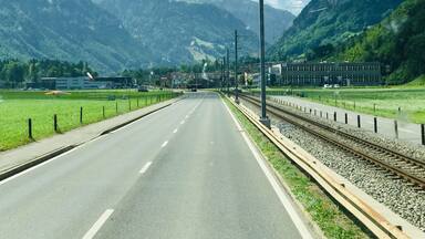 We can see so many beautiful landscapes when we travel through Switzerland#Roadtrip#OnTheRoad#Swiss#Greatoutdoors#landscapes#mountains⛰🏔
