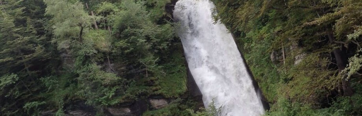 For diehard Sherlock fans, Reichenbach falls are a mustvisit: this is where the master and Prof. Moriarty disappeared in the roaring Reichenbach. That clif is easy to find as Sherlock left a clue...
Take a ride up to the base of the falls and expect to get wet! - do put on your gymshoes or better, if you don't want to look like an unprepared tourist!
http://www.grimselwelt.ch/grimsel-experience/transport-lifts/reichenbach-funicular/